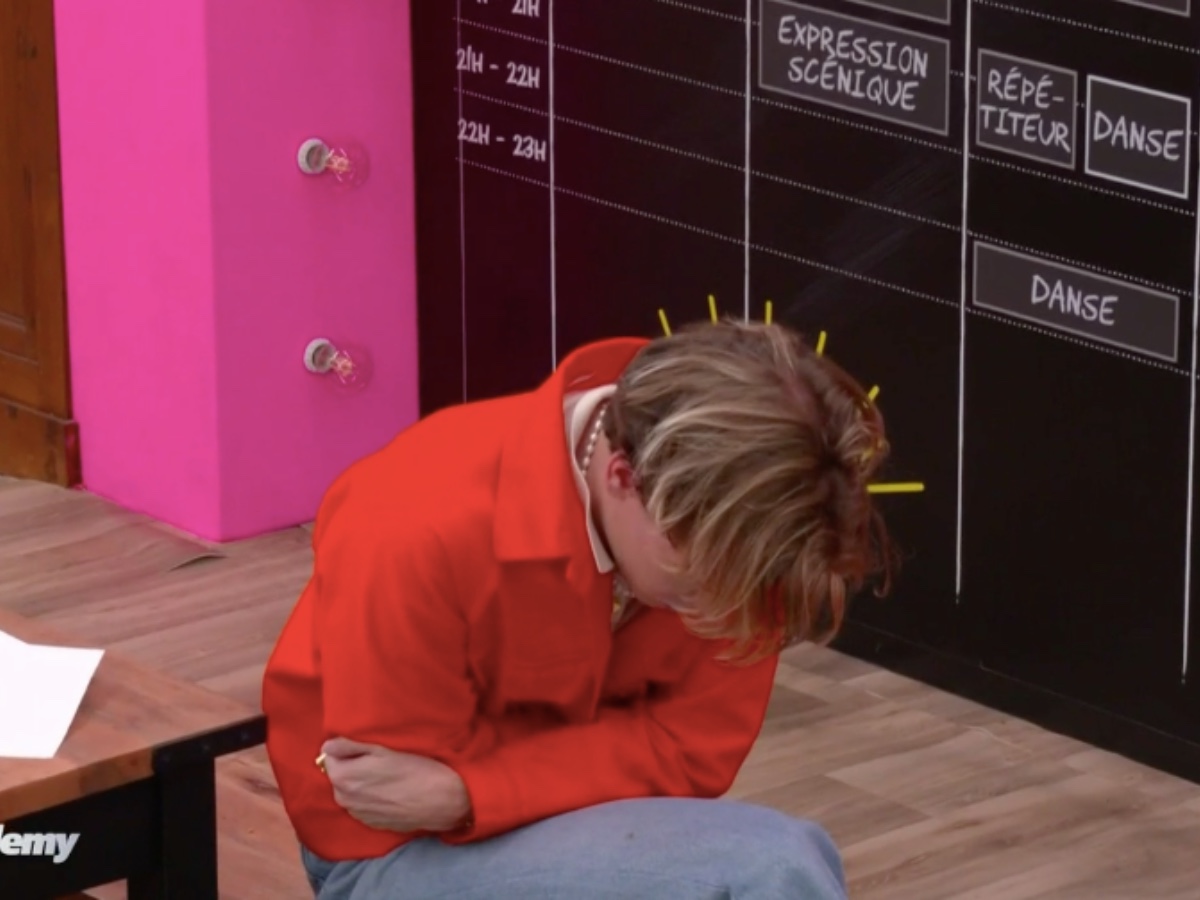 Chanson Débile Qui Reste Dans La Tete C'est les trois divas de la saison et moi je suis là" : Louis fond en  larmes en découvrant le choix de la chanson de la Battle dans la Star  Academy