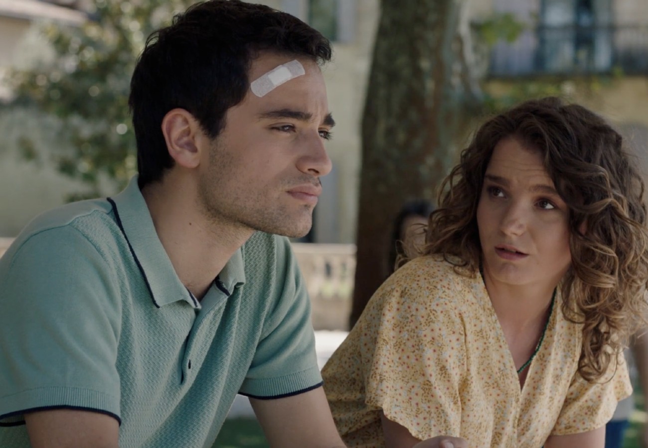 Qui Est Tom Dans Ici Tout Commence Ici tout commence (TF1) : Tom a un coup de foudre… Que va-t-il se passer  dans les épisodes de cette semaine ?